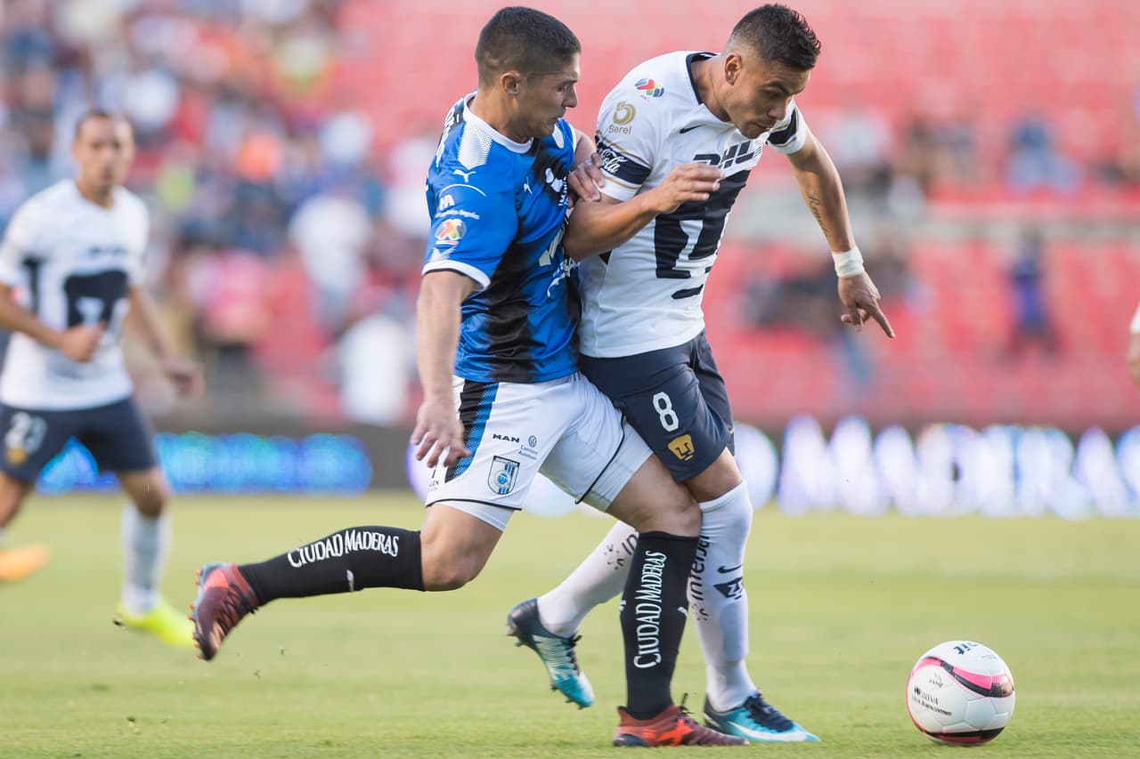 Al final del primer tiempo, Yerson Candelo vio la tarjeta roja lo cual le dio a los Universitarios superioridad numérica.