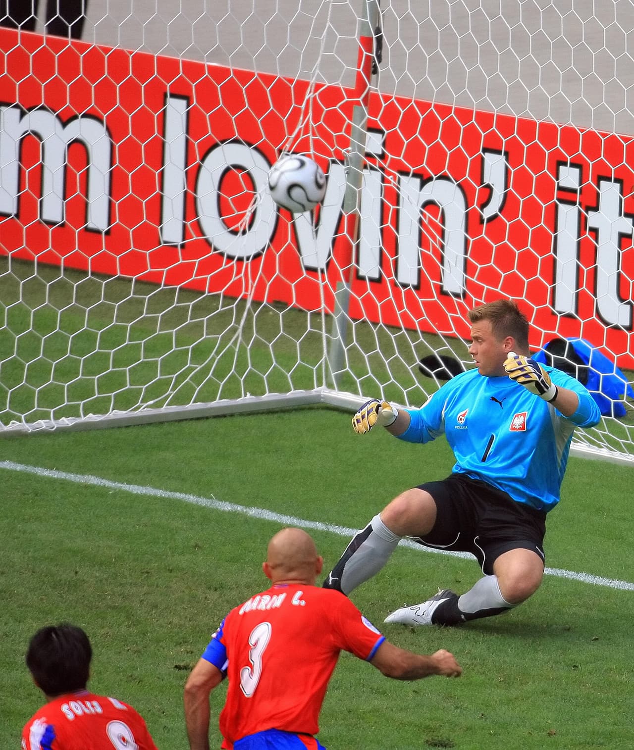 Boruc jugó con Polonia el Mundial de Alemania 2006, donde recibió goles de Costa Rica.