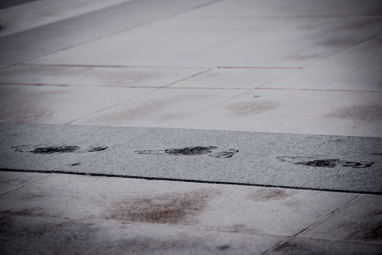 Los Centinelas cumplen su deber pese a la fuerza de la tormenta Jonas.