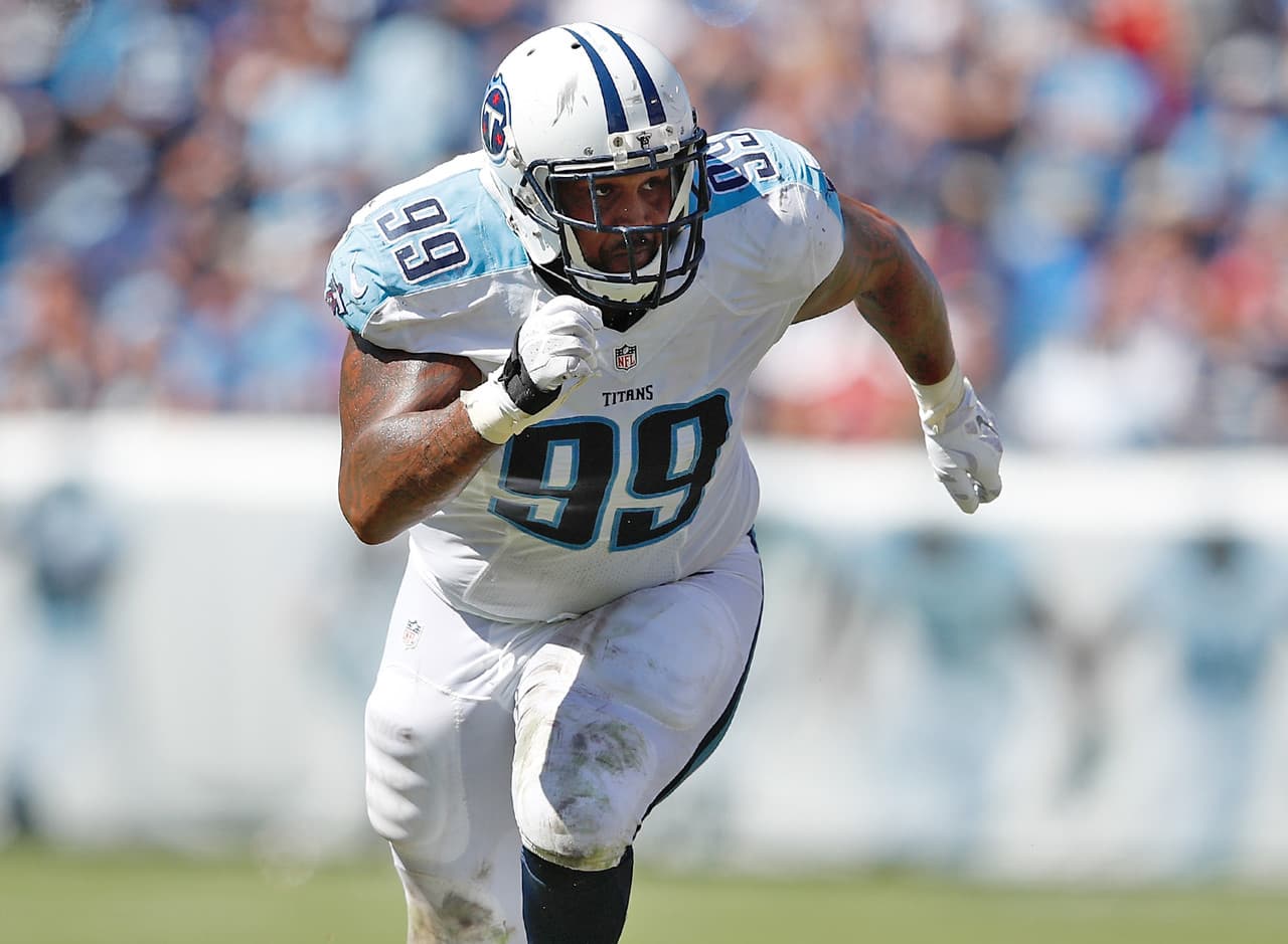 <b>Tennessee Titans: JURRELL CASEY</b>
<i>(6 temporadas)</i>
<br>El gerente general Jon Robinson está reconstruyendo a los Titanes con una horda de jóvenes y talentosos prospectos. Entre los veteranos a largo plazo, el liniero defensivo consistente Jurrell Casey ha jugado para un grupo de entrenadores y coordinadores y producido en cada esquema. Destacando a su compañero de equipo Gerald McCoy de los Bucs la temporada pasada, por Pro Football Focus, Casey acumuló cinco sacos y 51 presiones totales sobre el mariscal de campo, dando a Tennessee una peligrosa amenaza de paso de alambre a alambre.