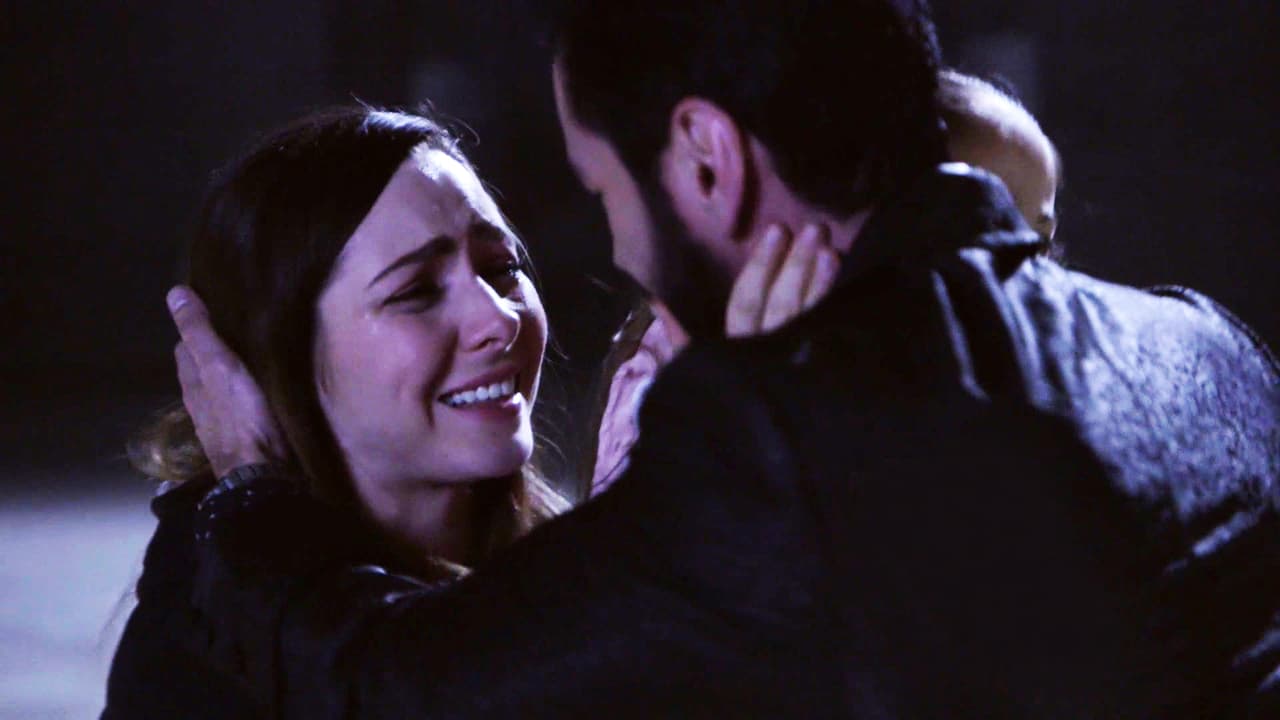 Sin embargo, Ryan no se ha apartado de su lado para rescatarla y defenderla de todos sus enemigos.