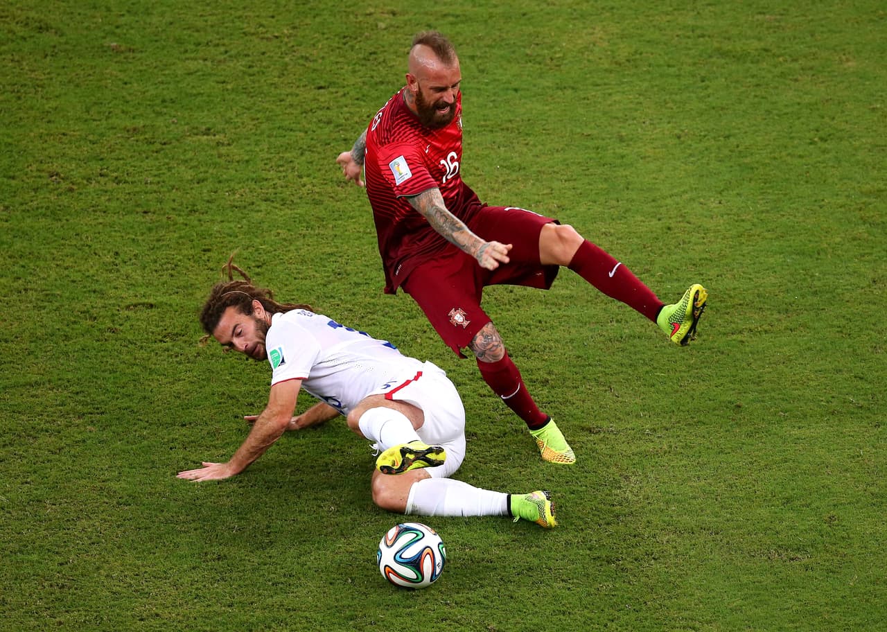 El volante portugués estuvo en la Eurocopa de 2008 y en el Mundial de Brasil 2014 con su país.