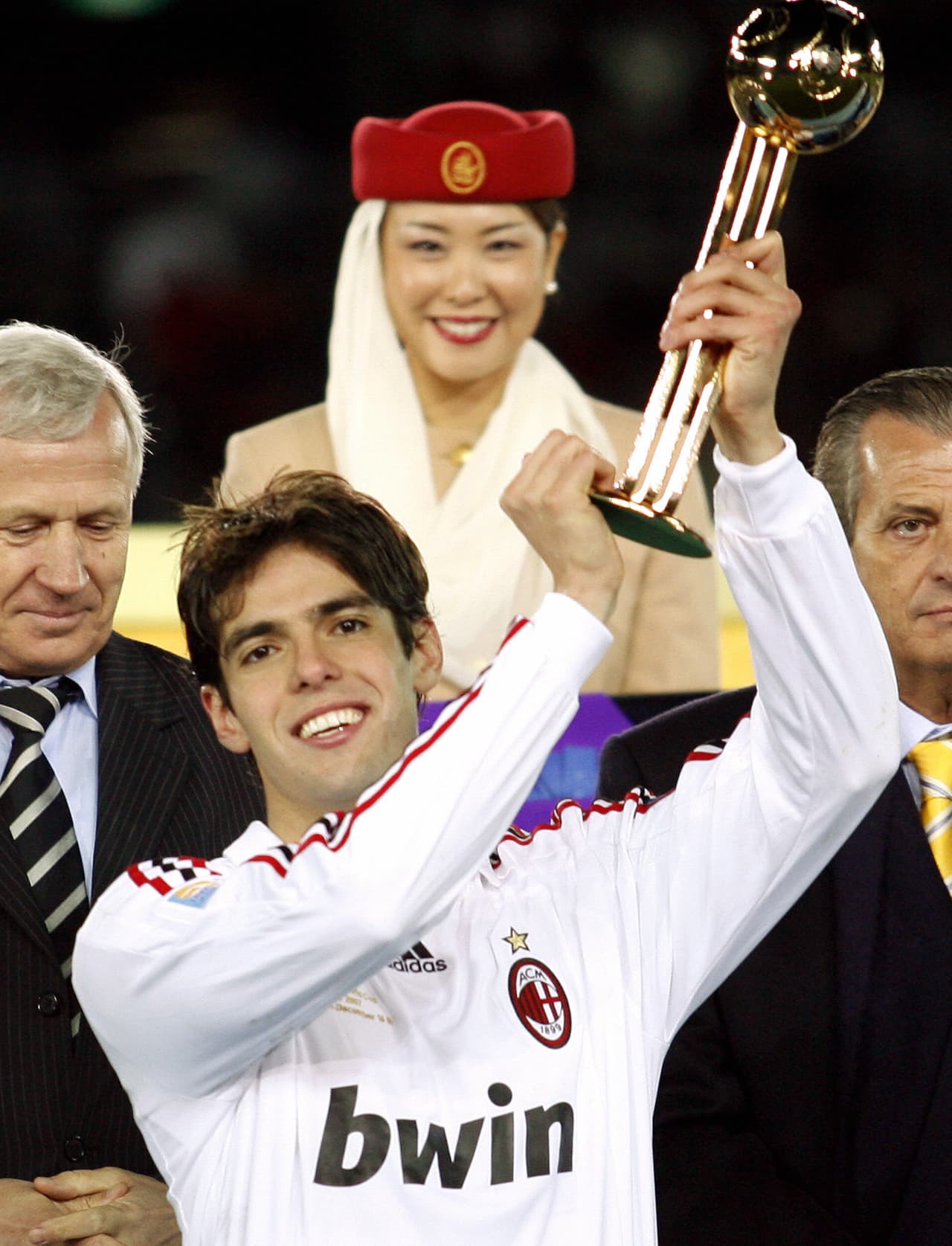 El brasileño Kaká fue la máxima figura de Milán en la obtención de la Champions League, de la Supercopa de Europa y del Mundial de Clubes en 2007, año en el que fue condecorado con el Balón de Oro.