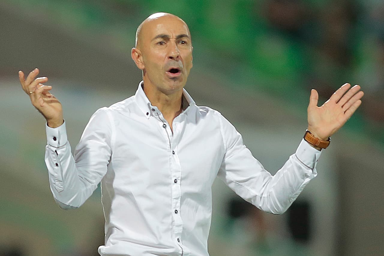 Neville fuera de Valencia, llega Ayestarán