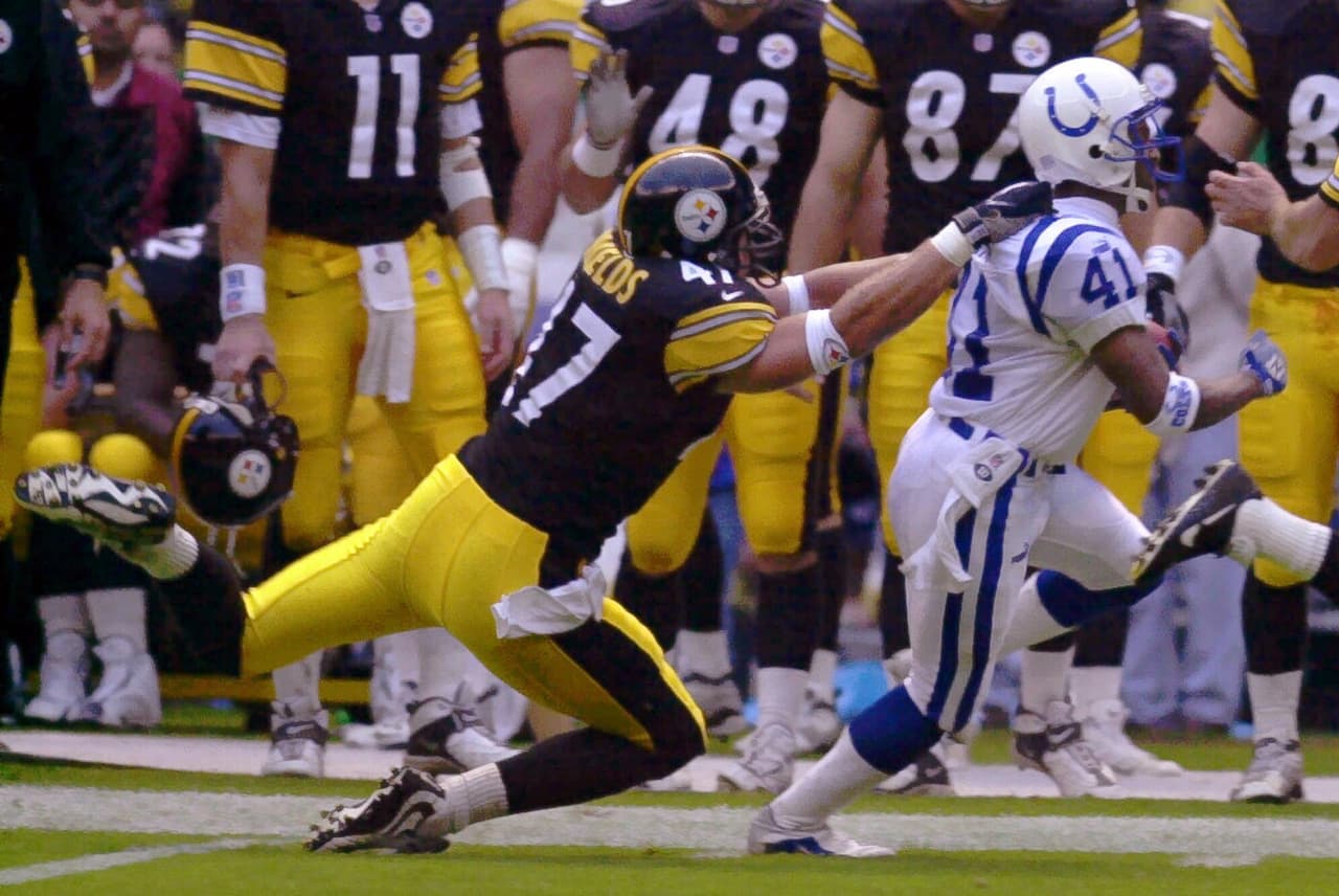 El partido de pretemporada Pittsburgh Steelers contra Indianapolis Colts del año 2000 fue de los más cerradods en la historia de los encuentros en el Estadio Azteca.