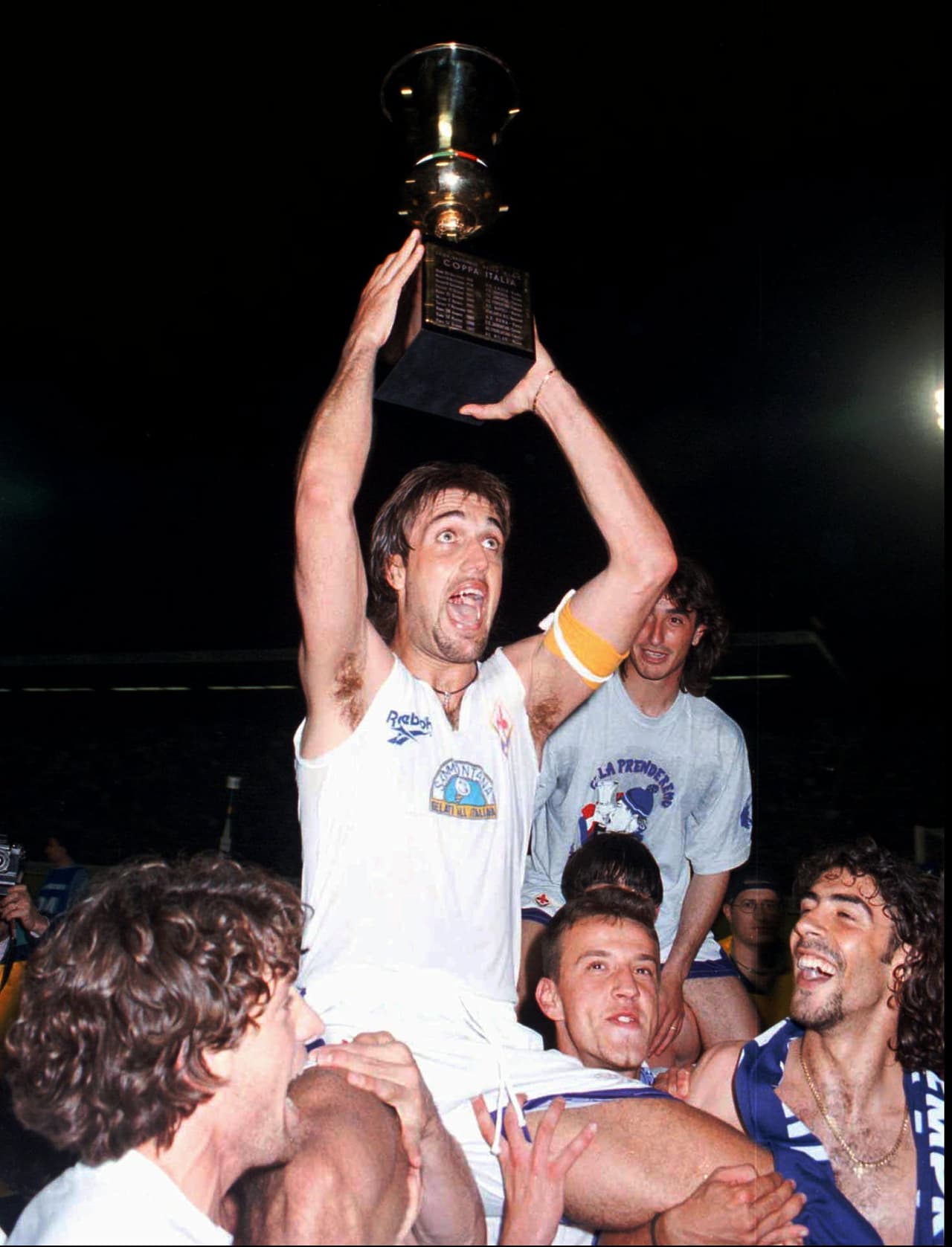 Solamente logró cinco títulos, y todos en Italia. Con la Fiorentina fue campeón de Serie B, Coppa y Supercopp, mientras que con la Roma logró el 'scudetto' y otra Supercoppa.