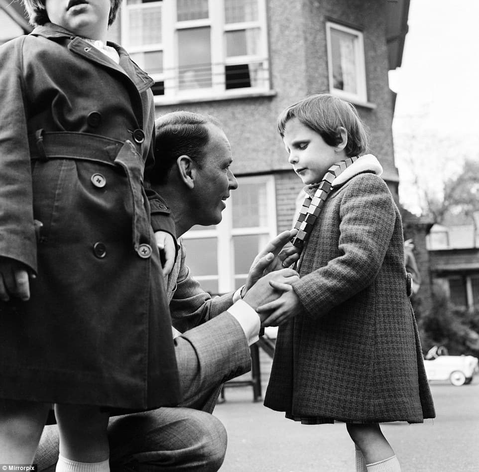 El también compositor donó millones de dólares a diversas causas de caridad.