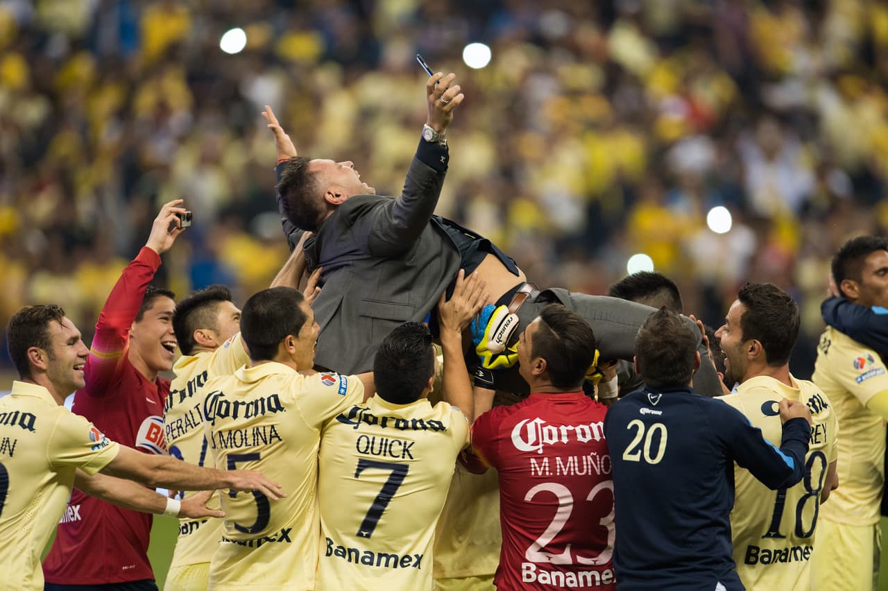 Foto durante el festejoal finalizar el Partido America vs Tigres, Partido de Vuelta Correspondiente a la Gran Final del Torneo Apertura 2014, Liga BBVA Bancomer Mx, en la Foto: Antonio Mohamed 14/12/2014/ MEXSPORT / Jorge Martinez Estadio Azteca