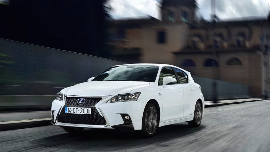 <b>11. Lexus CT 200h</b>: El hatchback híbrido de Lexus presentó un índice de
<b>0 conductores muertos</b> por cada millón de vehículos registrados. El Lexus CT 200h no ha recibido ninguna actualización significativa desde que su apariencia fue cambiada para el años 2013.