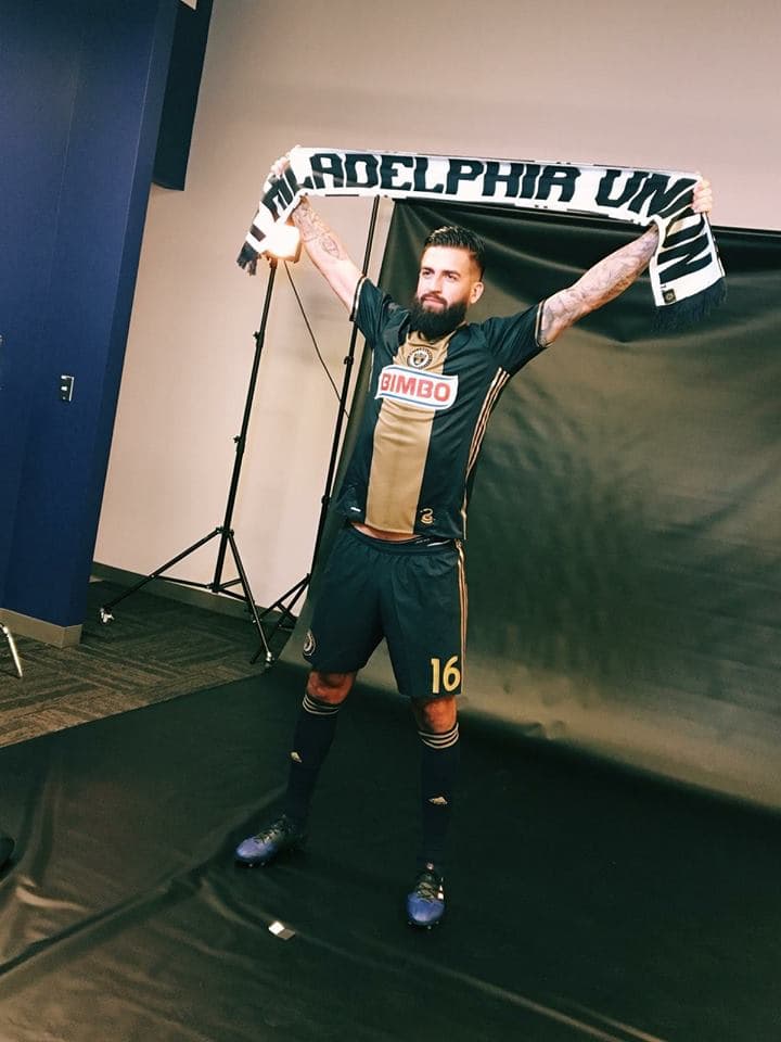 Azul oscuro y una franja vertical en dorado. La primera equipación de 'Philly'. (Facebook | Philadephia Union)