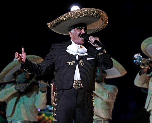 Pero la falsa muerte de ‘El Charro de Huetitán’ fue difudida mediante un correo electrónico que, al igual que en el caso de Shakira, tenía como único fin propagar un virus informático.