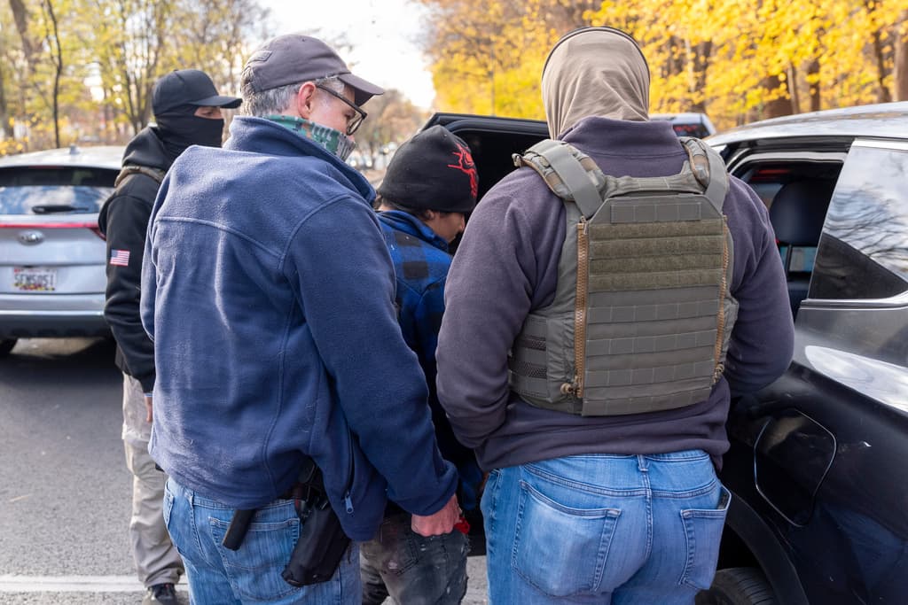 Jueza federal impone restricciones a las detenciones migratorias de la administración Trump en Washington DC