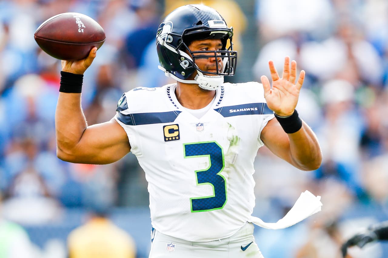 A pesar de cargar con la derrota, Russell Wilson tuvo 29 pases completos en 49 intentos para 373 yardas y 4 pases de anotación.