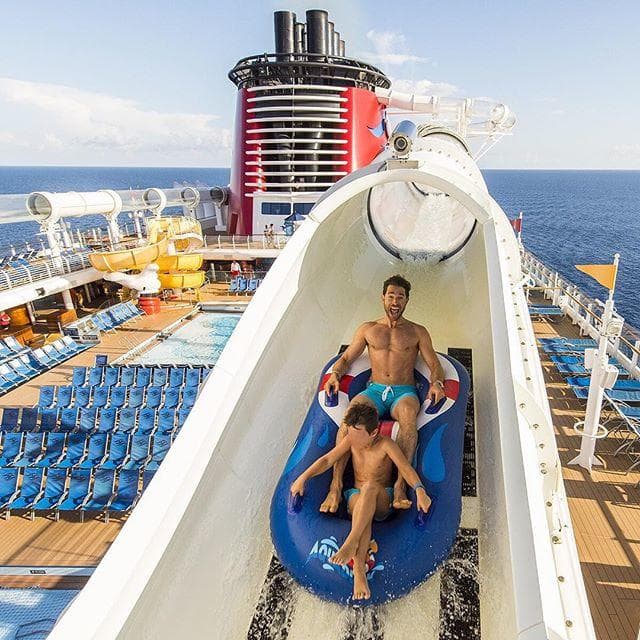 Pero
<b><a href="http://www.univision.com/temas/sebastian-rulli">Sebastián</a></b> no se quedó atrás, ya que también se le vio disfrutar mucho de la experiencia.