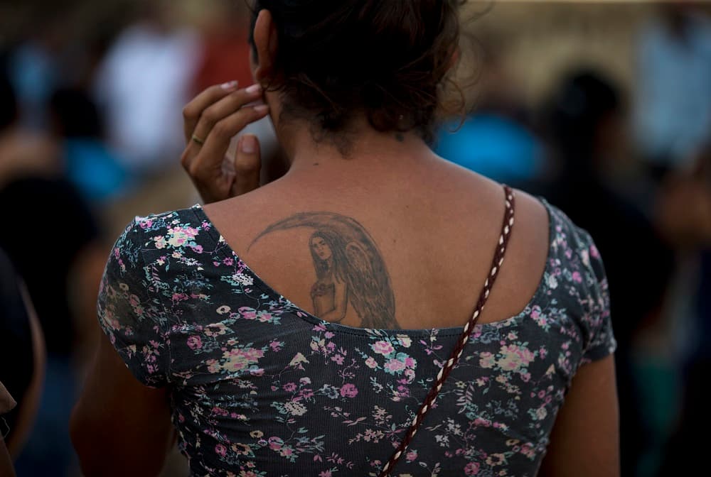 Hallan muerto con signos de violencia al activista muxe Óscar Cazorla en el sur de México