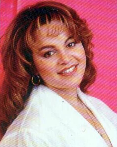 Así lucía a principio en los 90, cuando se dedicaba al negocio de los bienes y raíces.