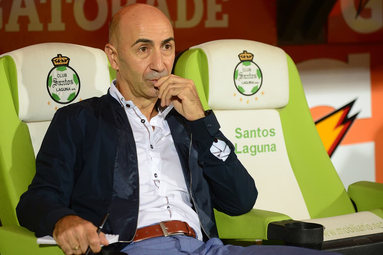 Pako Ayestarán renunció a Santos