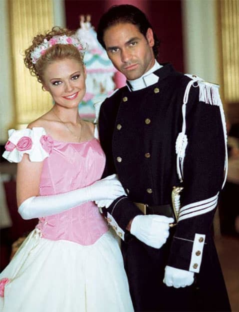 Su pareja en la trama fue Valentino Lanús, la cual tuvo gran éxito.