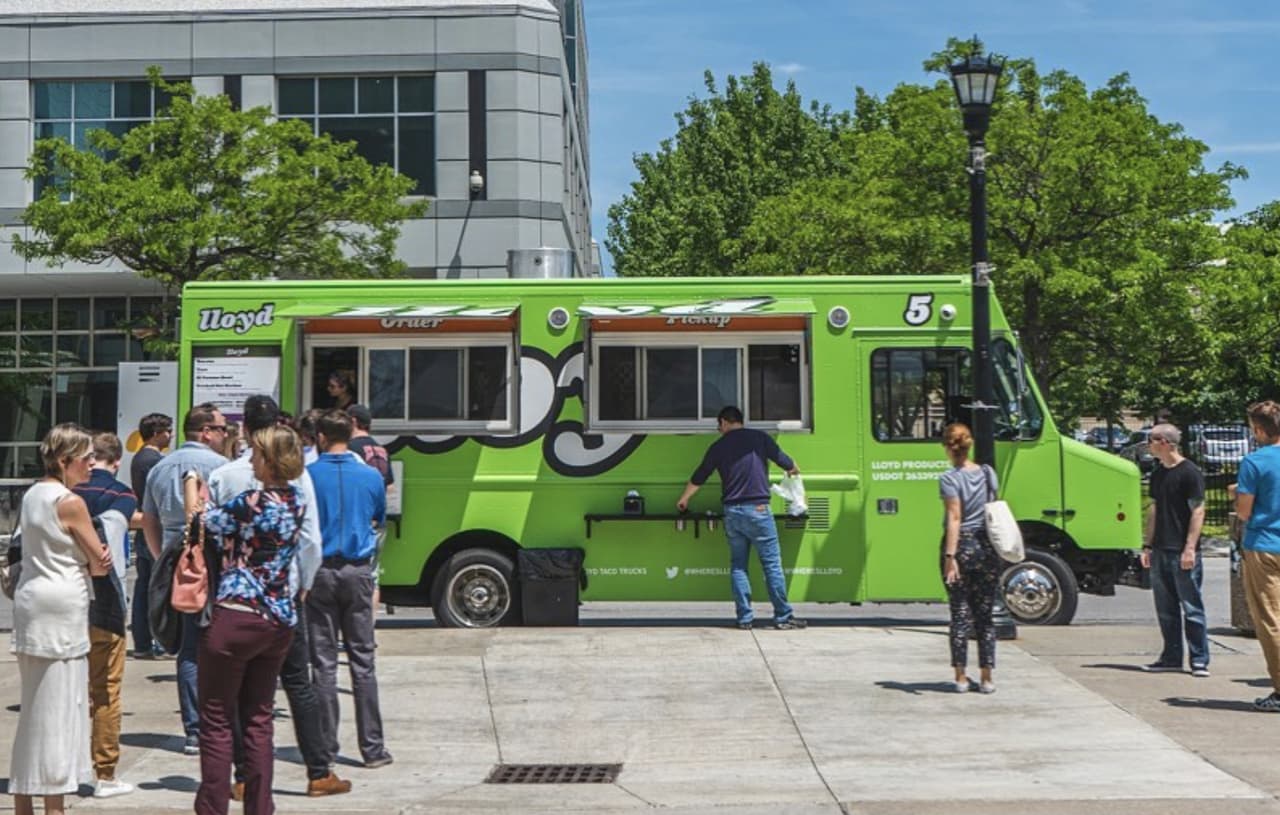 Camión de tacos vende comida a agentes de ICE y todo termina mal
