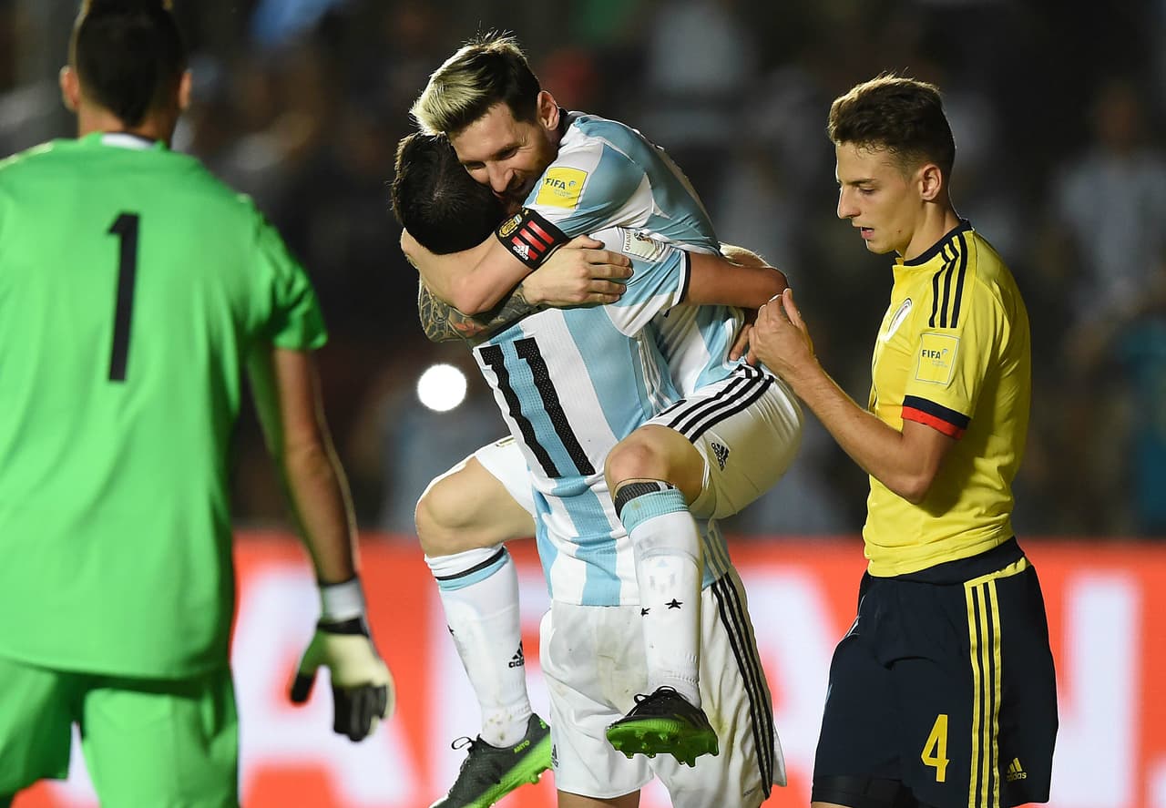 Argentina respira tras golear a Colombia que por el momento está fuera del Mundial