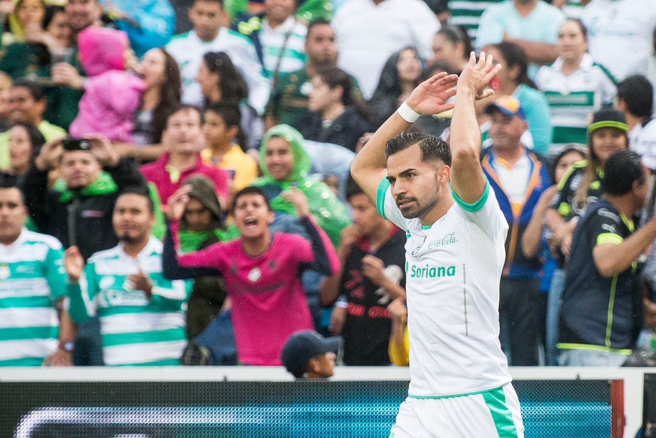 Action photo during the match Santos vs Tigres UANL at Corona TSM Stadium, 2016 Clausura, Liga BBVA Bancomer MX. --- Foto de accion durante el Partido Santos vs Tigres UANL en el Estadio Corona TSM. Partido Correspondiente a la Jornada 15 del Torneo Clausura 2016, Liga BBVA Bancomer MX, en la foto: ferstejo de gol de Bryan Rabello --- 23/04/2016/MEXSPORT/ Enrique Terrazas.