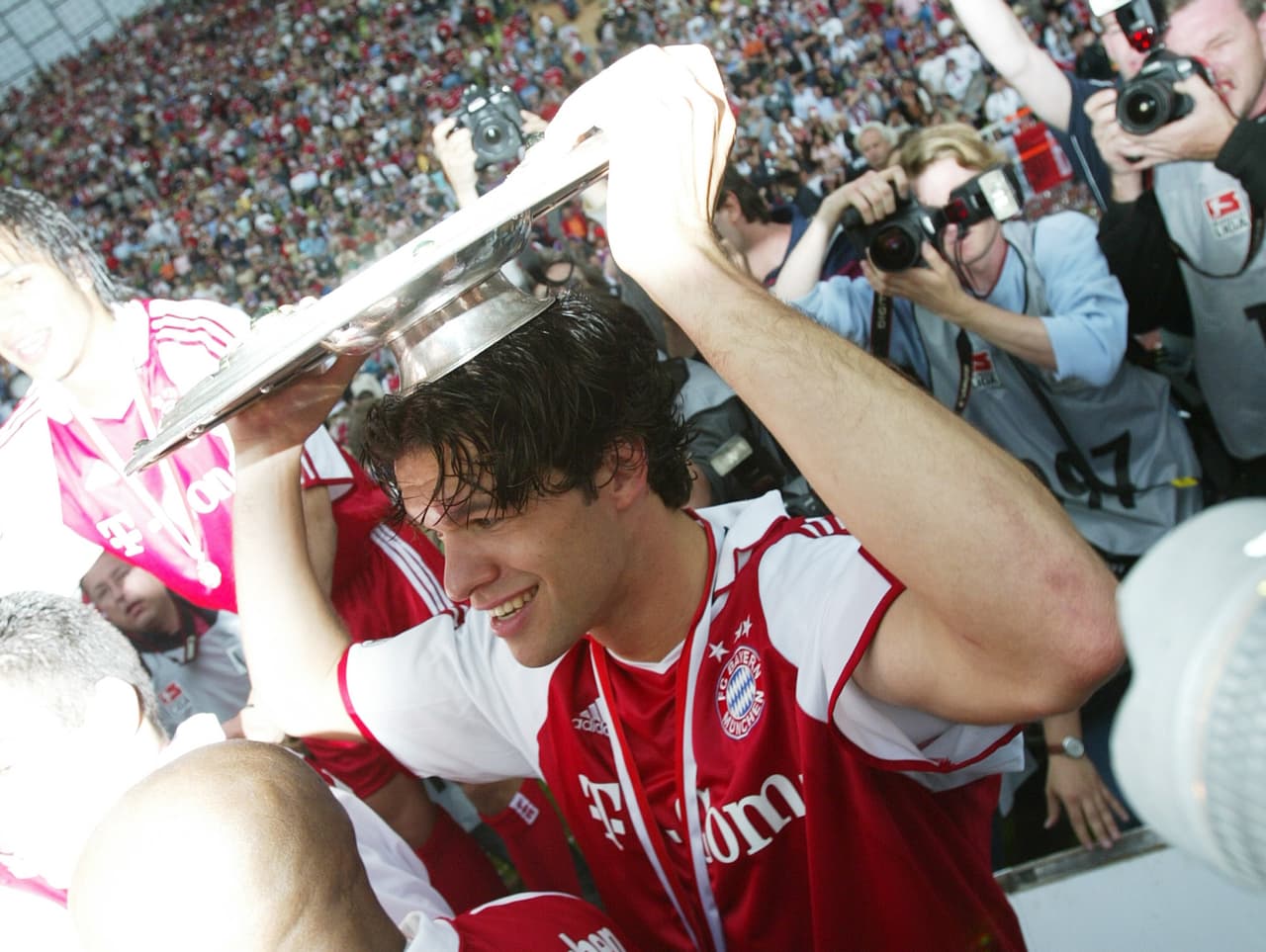 En Alemania lo ganó todo con el Bayer Leversuken y el Bayern Múnich, así como lo hizo en Inglaterra con el Chelsea. Su primera final de Champions perdida fue con el Leverkusen ante Real Madrid y la segunda con los 'blues' ante Manchester United.