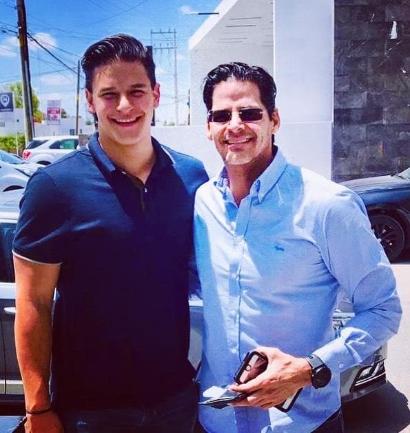 <b>José Eduardo es su primogénito</b> y lo tuvo durante su relación con el
<a href="https://www.univision.com/famosos/ex-vanessa-guzman-hijo-buen-padre-fotos">actor Eduardo Rodríguez</a>.
<br>