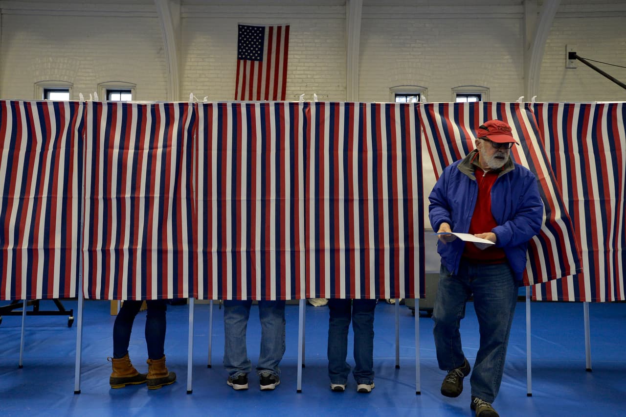 Votantes en Ward Five Community Center en Concord, New Hampshire.