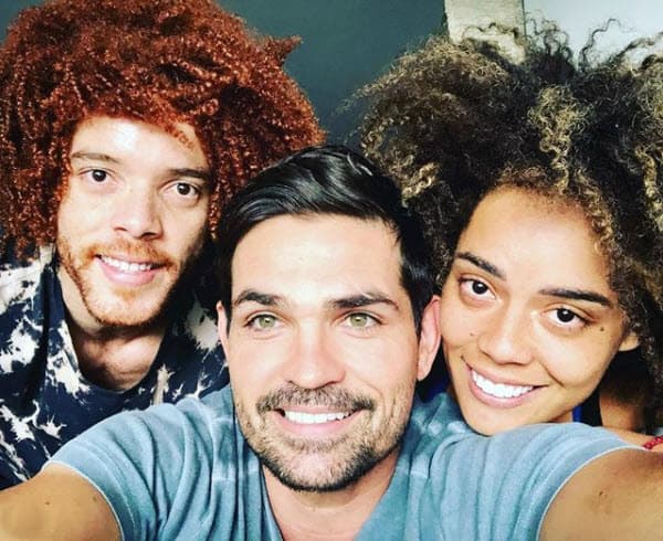 Pero no pertenecen al mismo equipo. Brenda es parte de los Modelos, mientras que Ferdinando es uno de los cuatro miembros de los Actores.