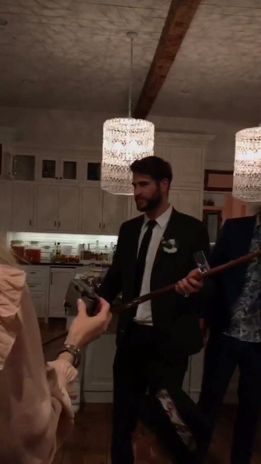 El pasado 24 de diciembre Conrad Carr, amigo de la pareja, compartió a través de Instagram imágenes que desataron las especulaciones.
<br>