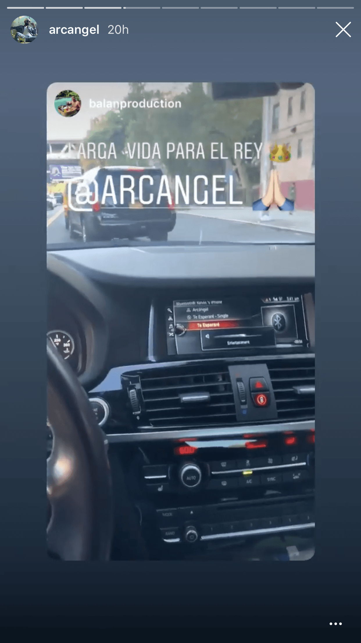 Arcángel compartió un video que publicó uno de sus seguidores en el que se lee: "Larga vida para el rey". En el clip, de fondo se escucha 
<b><a href="https://www.youtube.com/watch?v=hMy4Q6e104o">'Te esperaré',</a></b> uno de los temas del reggaetonero.