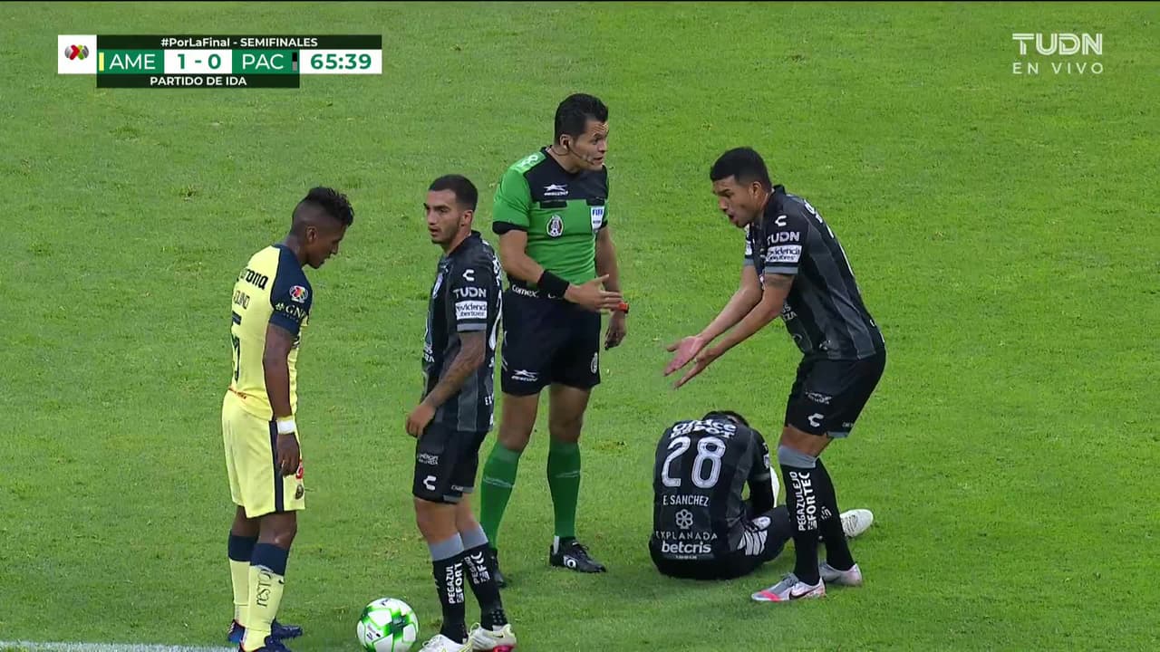 ¡TIRO ATAJADO! disparo por Daniel Aceves.