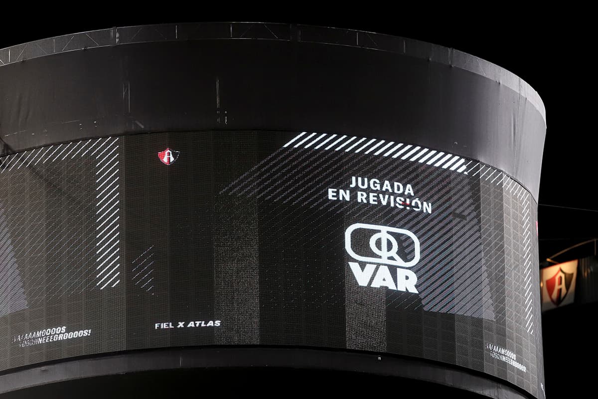 El estreno del VAR en el fútbol mexicano fue en el Estadio Jalisco.