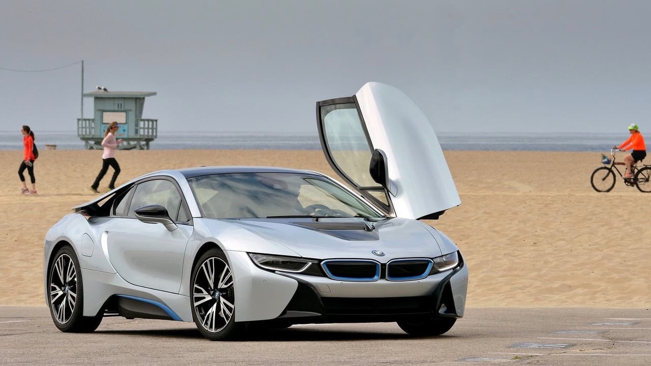 <h3 class="cms-h3-H3">7. BMW i8 </h3>
<br>Este es otro auto que a pesar de sus minúsculas ventas de solo
<b> 772 unidades</b>, mejoró significativamente sus ventas respecto al volumen alcanzado en 2017, registrando un aumento del
<b> </b>58.2%. Este deportivo híbrido, que en 2018 ganó más potencia así como una versión convertible, es un carro que aunque no es tan rápido como su diseño agresivo sugiere, ofrece una experiencia de manejo sumamente interesante.