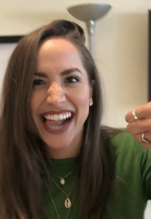 Jessica Díaz tiene 29 años y actualmente es parte del elenco estelar de
<b> <a href="https://www.univision.com/shows/como-tu-no-hay-dos" target="_blank">Como Tú No Hay 2. </a></b>
<br>