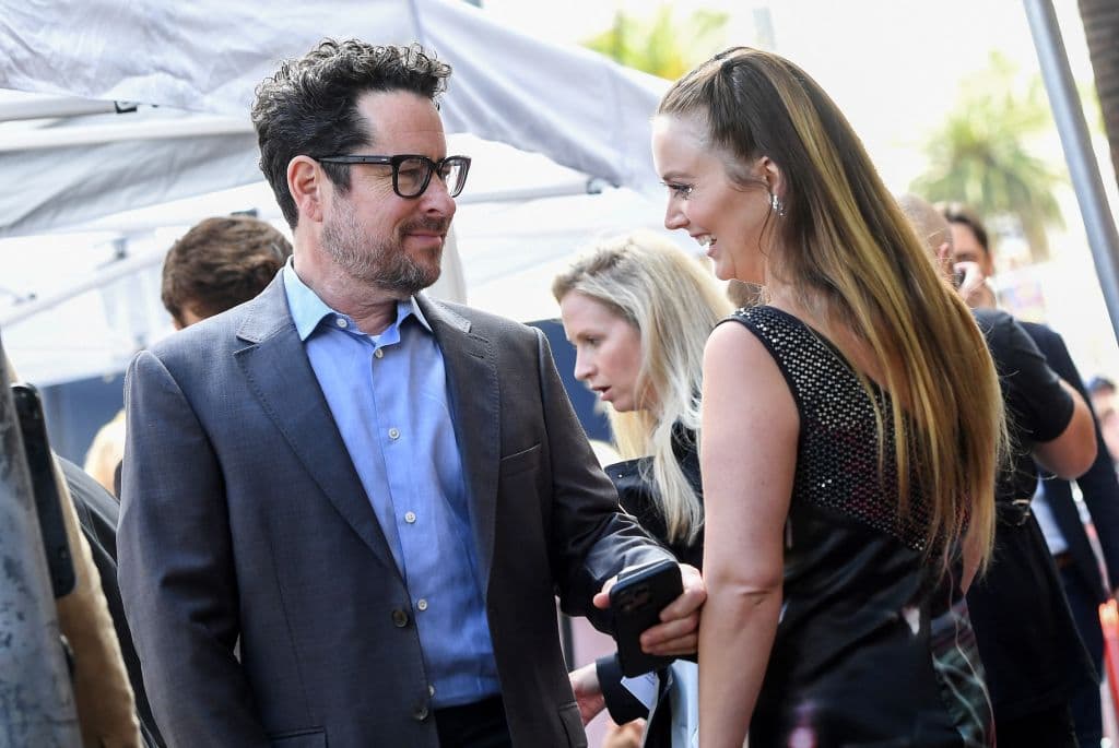 El cineasta J.J. Abrams, quien trabajaba con ella en esos momentos, no faltó al homenaje en este 'May the Fourth', conocido como el 'Día de Star Wars' porque en inglés suena como "May the force", parte de la célebre frase de la saga: "Que la fuerza te acompañe".