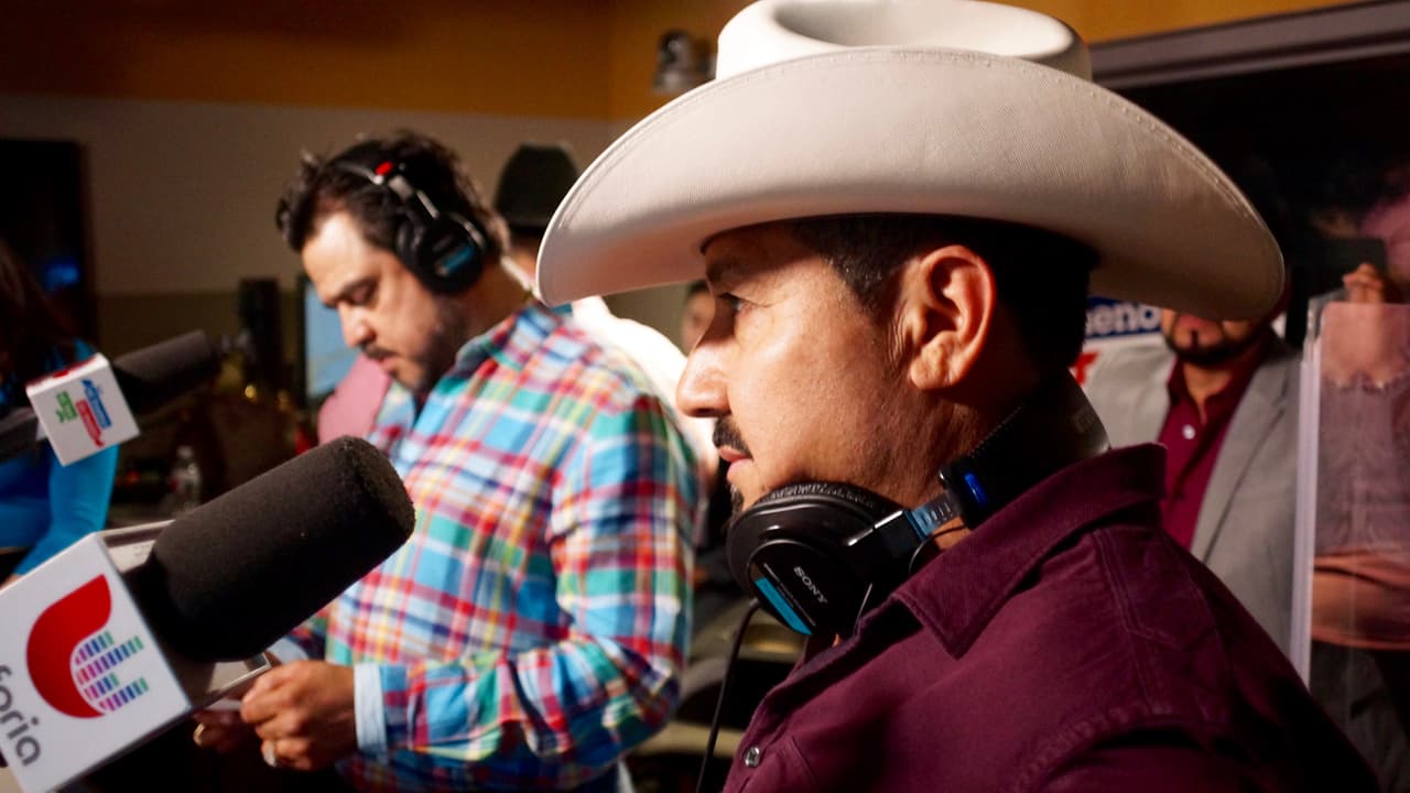 Los Rieleros del Norte aprovecharon la visita a 'El Bueno, La Mala y El Feo' para hablar de migración, inicios y nuevos proyectos.