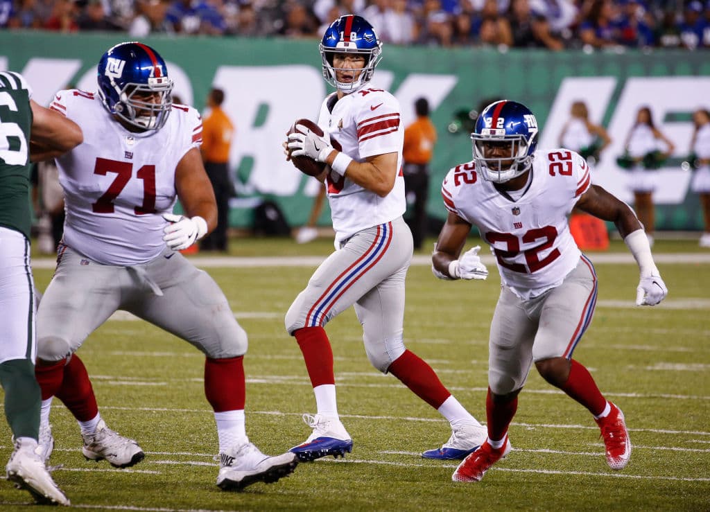 5) 
<b>New York Giants</b>. Una notable mejora en la línea ofensiva, el reclutamiento de Shaquon Barkley, quien puede ser de impacto inmediato y Odell Beckham Jr, hacen sonreír a Eli Manning y a sus fans.