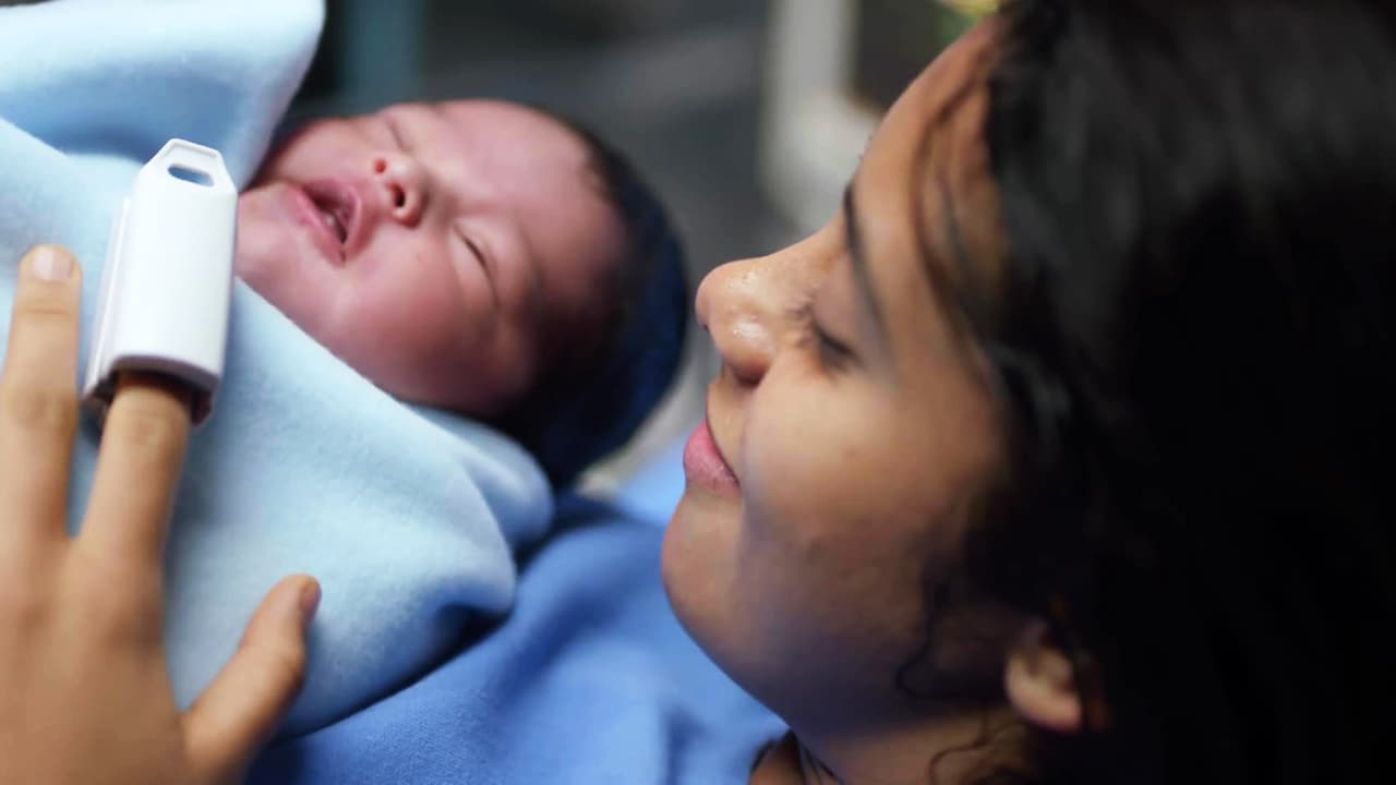 Presa por trafico de drogas, Yamelí dio a luz en la cárcel a un bebé que la llenó de vida. Sin embargo, desde el principio decidió que lo mantendría lejos de ella y lo entregó a su abuela. Lamentablemente, ambos fueron asesinados desatando aún más la ira de Yamelí en contra de Charly.