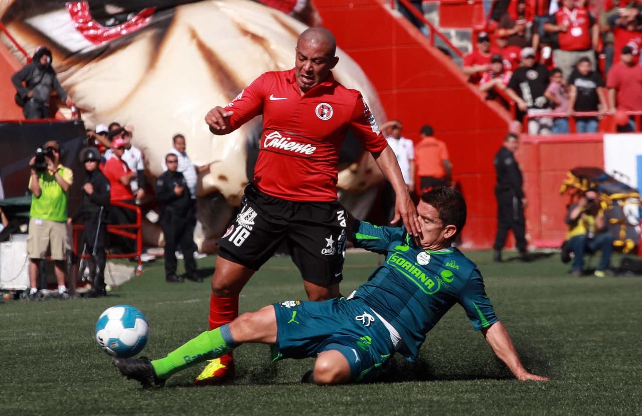 Tras un fugaz paso por el Botafogo de Río de Janeiro, Egidio volvió a la Liga MX para jugar con los recién ascendidos Xolos de Tijuana.