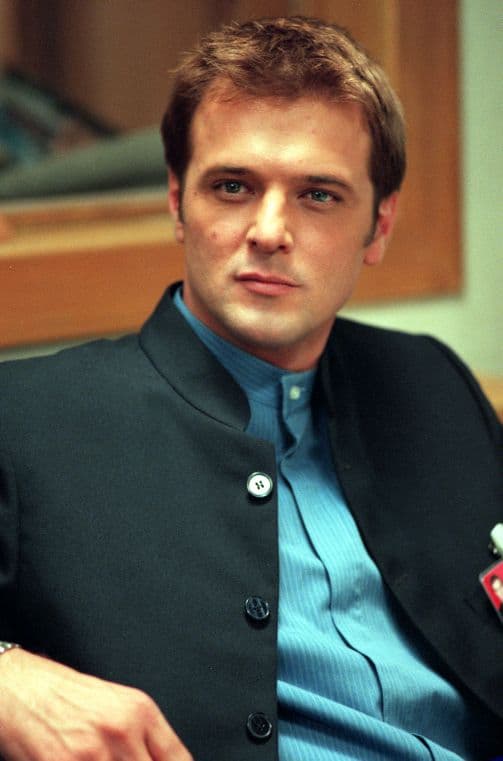 <b><a href="http://www.univision.com/programas/novelas/rene-strickler-es-un-tierno-papa-y-lo-presume-en-las-redes-sociales-fotos">René Strickler</a></b> fue uno de los galanes de moda en la década de los 90 y principios del 2000. ¿Lo recuerdas en 'El privilegio de amar'?