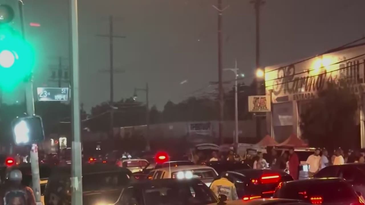 Robos a negocios durante carreras clandestinas preocupan al condado de Los Ángeles