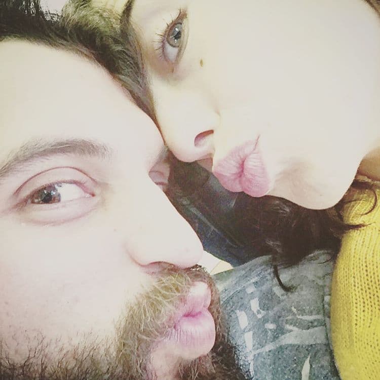 En aquella época 
<b><a href="https://www.univision.com/temas/barbara-mori">Bárbara</a></b> no se cansaba de compartir imágenes en las redes sociales para mostrar su amor por Kenneth.