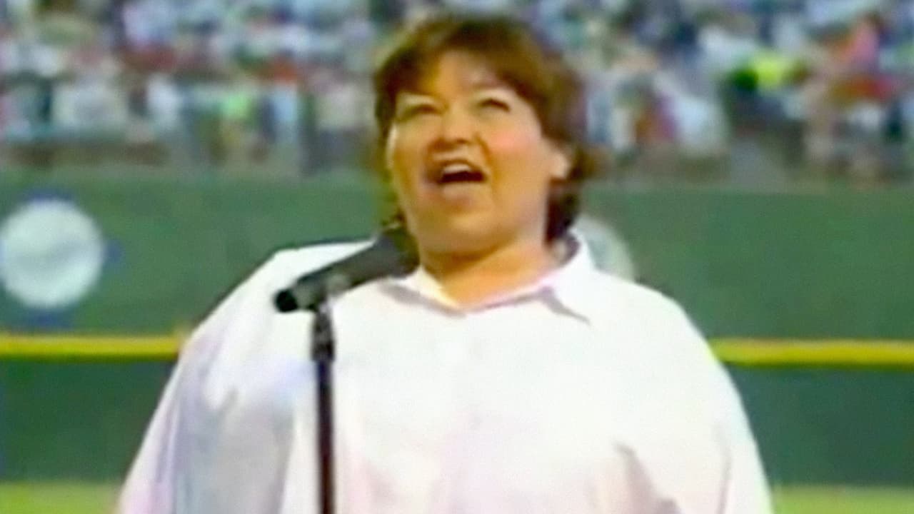 En 1990 fue invitada a cantar el himno nacional de EEUU durante un partido de las ligas mayores. 
<a href="https://www.youtube.com/watch?v=ru2BYd3c90w">La comediante cantó la letra del himno de una forma que fue considerada por muchos irrespetuosa</a>. Al terminar de cantar escupió y restregó sus partes privadas, imitando a los beisbolistas.