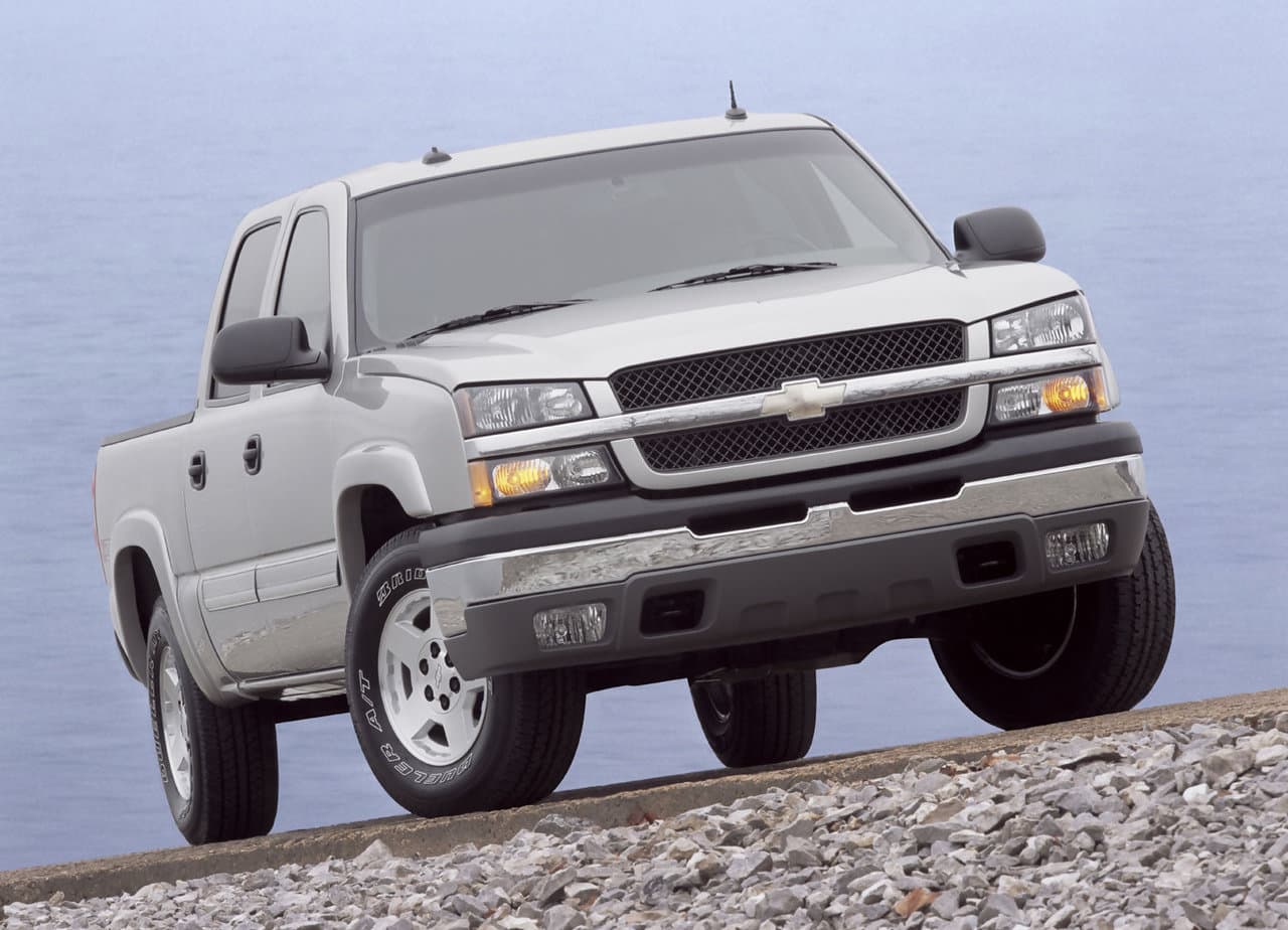 <h3 class="cms-H3-H3"><b>Pickups de Chevrolet</b></h3>
<br>
<ul>
 <li style="box-sizing: border-box; margin: 0px 0px 20px; padding: 0px; border: 0px; outline: 0px; background: 0px 0px; font-size: 18px; vertical-align: baseline; text-size-adjust: 100%; color: rgb(0, 0, 0);"><b>Número de robos: </b>31,566</li>
 <li style="box-sizing: border-box; margin: 0px 0px 20px; padding: 0px; border: 0px; outline: 0px; background: 0px 0px; font-size: 18px; vertical-align: baseline; text-size-adjust: 100%; color: rgb(0, 0, 0);"><b>Edición más robada:</b> 2004 (2,097 unidades) </li>
 <li style="box-sizing: border-box; margin: 0px; padding: 0px; border: 0px; outline: 0px; background: 0px 0px; font-size: 18px; vertical-align: baseline; text-size-adjust: 100%; color: rgb(0, 0, 0);"><b>Robos por cada 1,000 unidades:</b> 5</li>
</ul>