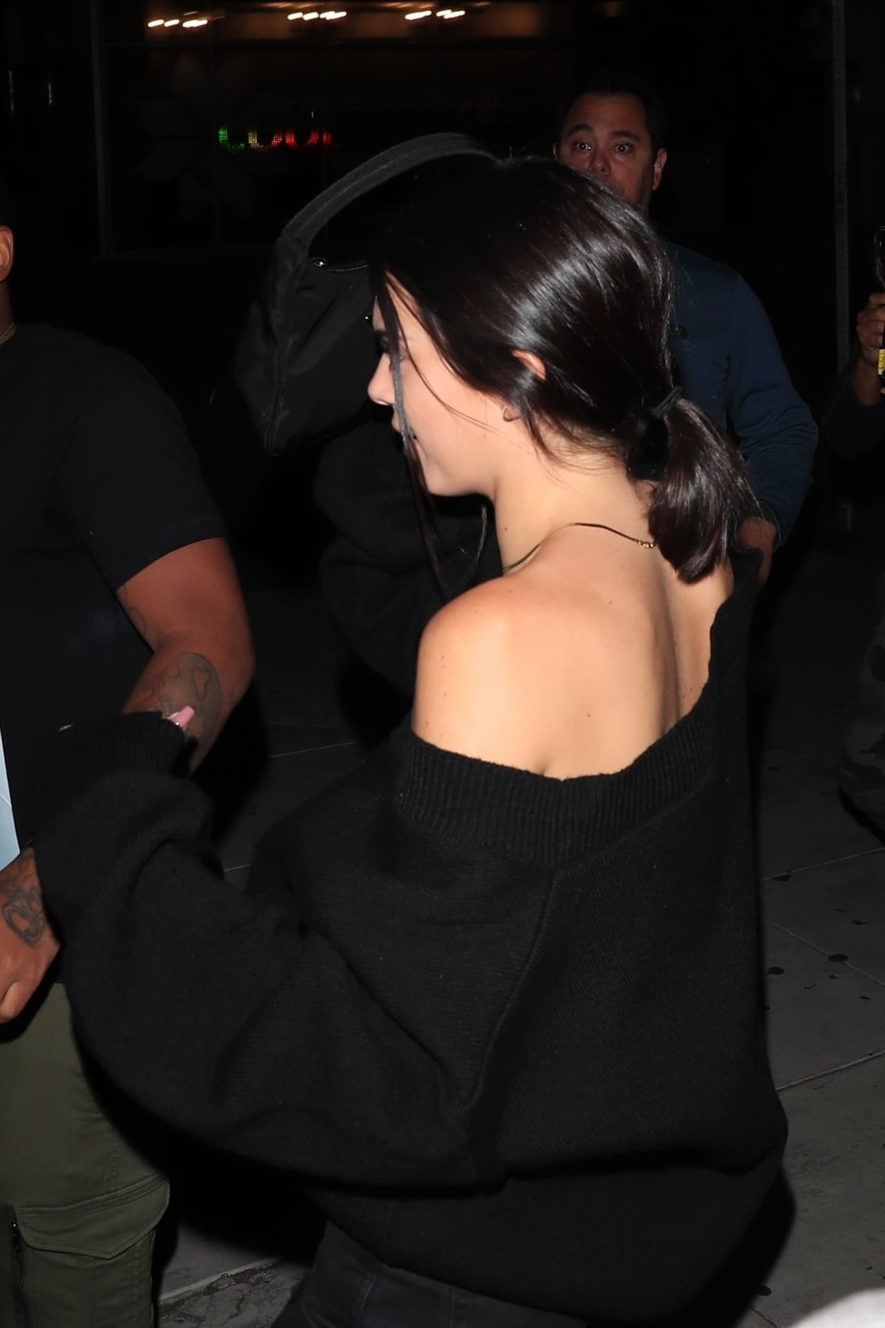 El rumor de su relación con Kendall provocó que el 
<b><a href="https://twitter.com/kudikaching">hermano de Tinashe</a> </b>tomara las redes sociales para atacar al basquetbolista.