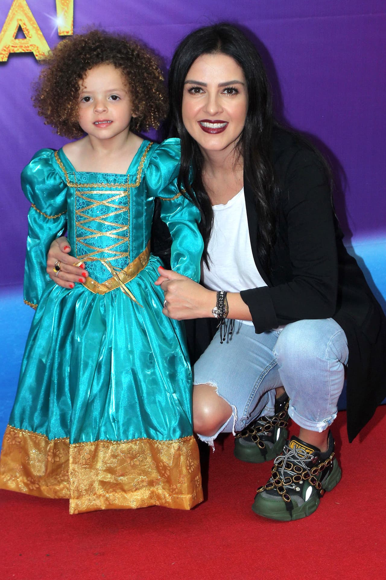 "Con mi hija y mi hijo es lo máximo, 
<b>estamos de muéganos ahorita en las vacaciones</b> la pasamos increíble, los disfruto muchísimo".
<br>