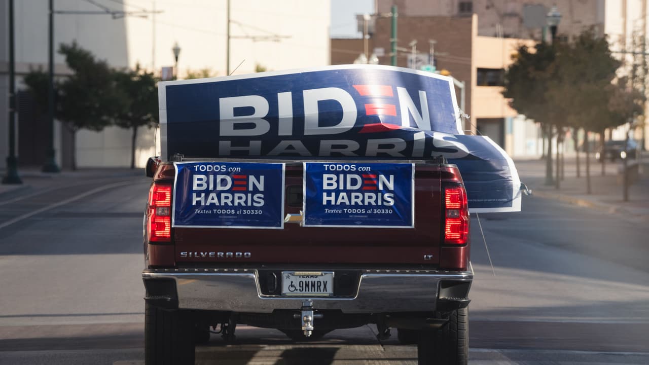 La congresista Norma Torres asegura que esta una oportunidad para que América Latina tenga el "liderazgo que se necesita" para crear más oportunidades y evitar la migración. Por su parte, el concejal Kevin de León señala que "es un gran alivio" que se puedan parar las redadas de ICE en las comunidades, escuelas, universidades y empleos, y que espera que pronto se dé una reforma migratoria.