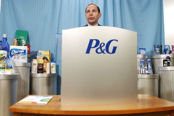 PROCTER & GAMBLE- El mayor fabricante del mundo de productos para el hogar y la higiene personal anunció que en los nueve primeros meses de su ejercicio fiscal ganó $7,125 millones, 23% menos interanual, lo que atribuyó al encarecimiento de las materias primas.