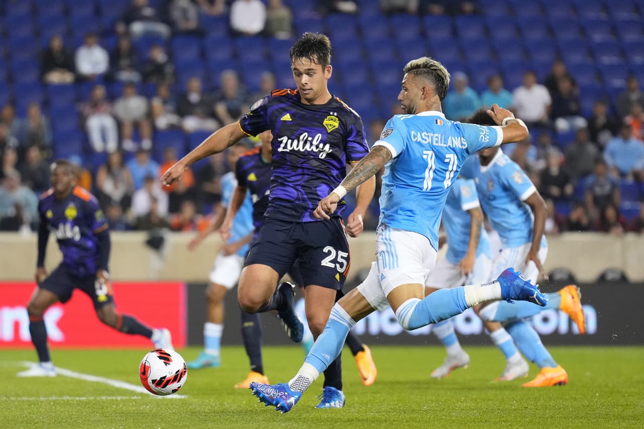 Al 51’, Santiago Rodríguez encontró el descuento para el NYC FC, pero el marcador global aún pesaba, ya que necesitaban tres goles más para poder darle la vuelta al juego.